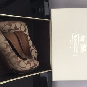COACH HEELED PUMPS Size 7.5